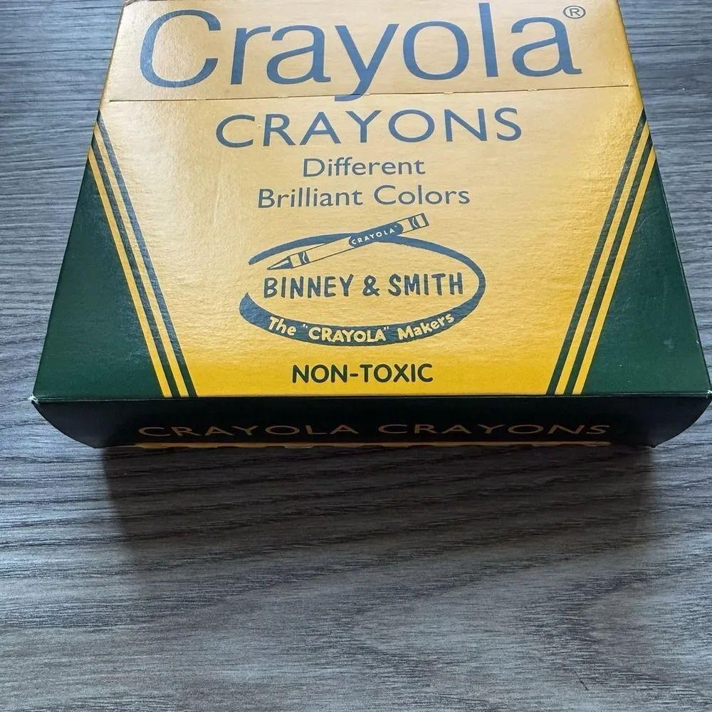 Vintage 2003 Crayola 64‎ Crayons Box + Sharpener Binney & Smith NEW